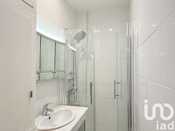 Location appartement 3 pièces 44 m² Courbevoie