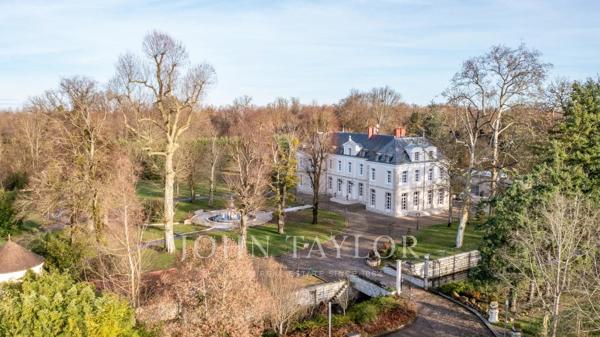 Château néoclassique à 1h de Paris, à 10 min de Provins