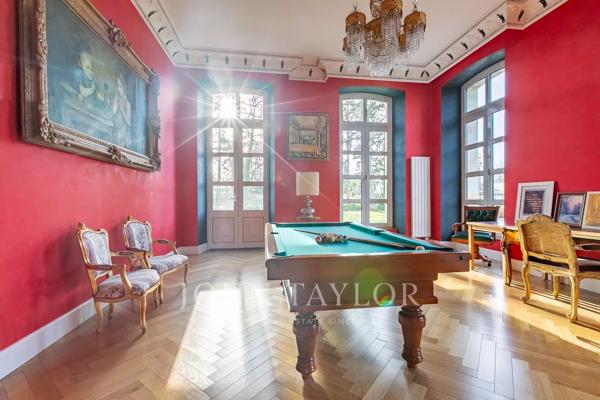 Château néoclassique à 1h de Paris, à 10 min de Provins