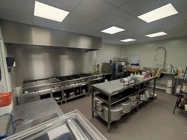 Fonds de commerce – Traiteur mariage & repas de famille – Réputation solide et carnet de commandes assuré, à vendre Proche de REDON (56)