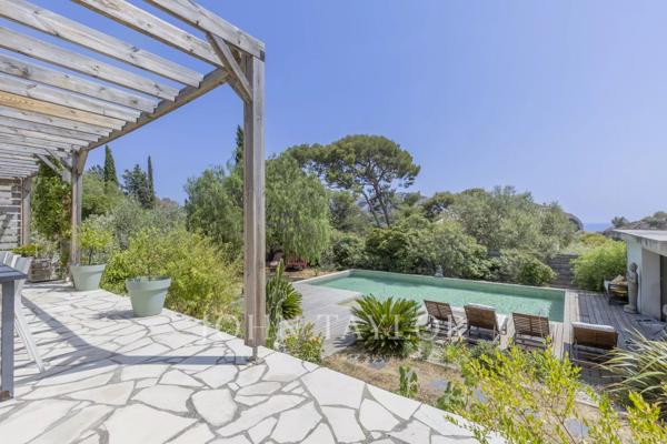Villa rénovée avec vue mer à La Ciotat
