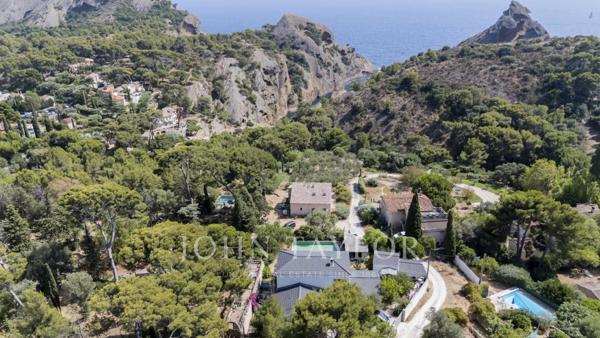 Villa rénovée avec vue mer à La Ciotat