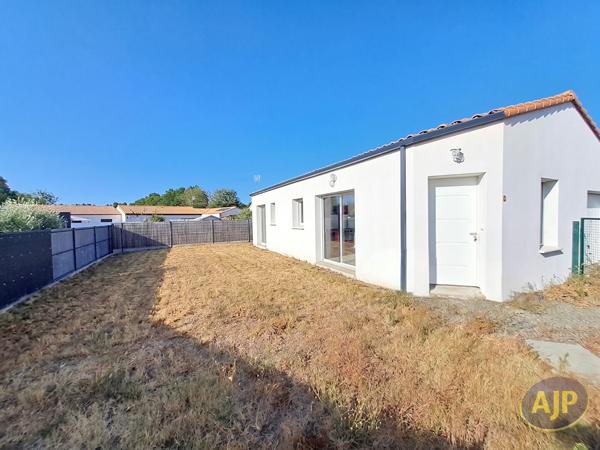 Maison à vendre Challans - 4 pièces, 70m² avec 2 chambre(s) à 222 600€ - AJP Immobilier Challans