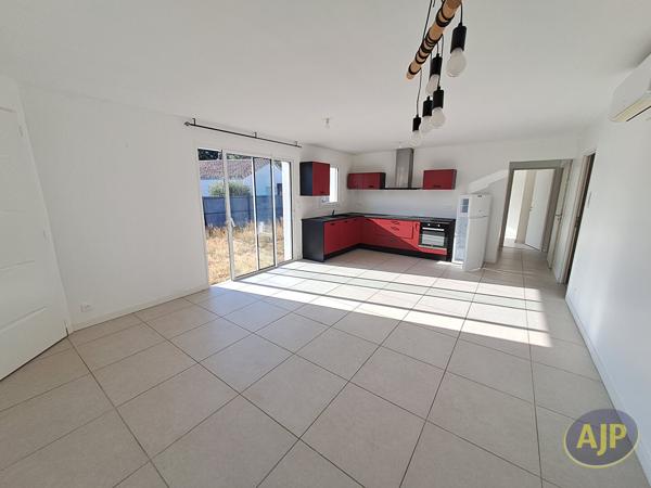 Maison à vendre Challans - 4 pièces, 70m² avec 2 chambre(s) à 222 600€ - AJP Immobilier Challans