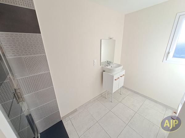 Maison à vendre Challans - 4 pièces, 70m² avec 2 chambre(s) à 222 600€ - AJP Immobilier Challans