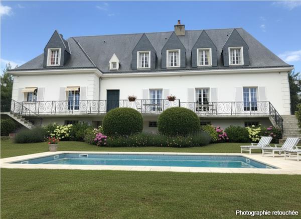 À vendre - Villa, 10 pièces située à Saint-Cyr-sur-Loire (37540)
