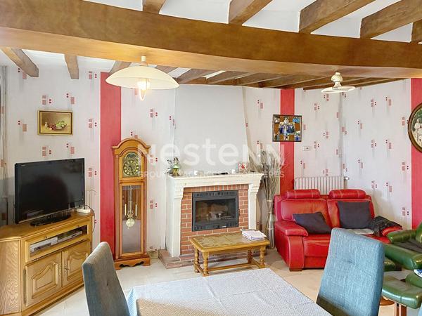 Maison longère de plain-pied au calme ? combles aménageables et dépendances - Secteur de Querré