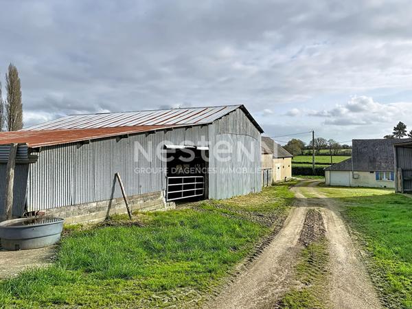 Maison longère de plain-pied au calme ? combles aménageables et dépendances - Secteur de Querré