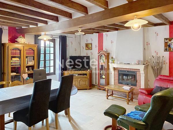 Maison longère de plain-pied au calme ? combles aménageables et dépendances - Secteur de Querré