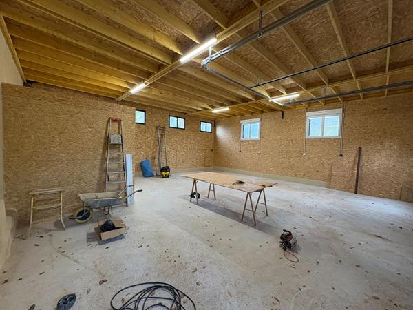 A LOUER - Local d'activité - 150 m2 - Le Cours