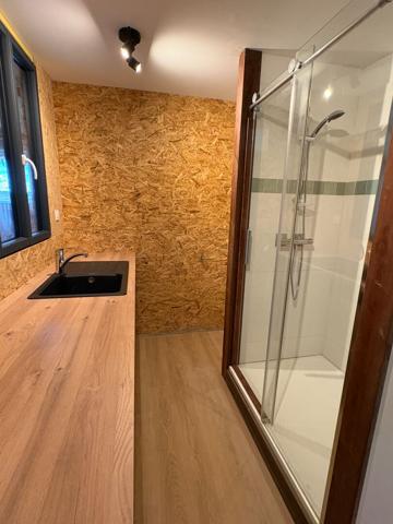 A LOUER - Local d'activité - 150 m2 - Le Cours