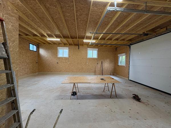 A LOUER - Local d'activité - 150 m2 - Le Cours