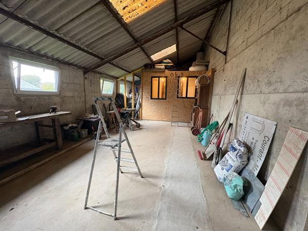 A LOUER - Local d'activité - 150 m2 - Le Cours