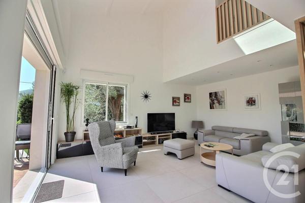 Maison à vendre  5 pièces - 138 m2 CHATEAUNEUF GRASSE - 06