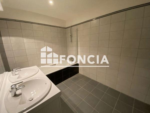 Location Appartement 3 pièces 82.8 m² - 1 RUE DE BONE BT A Beziers 34500