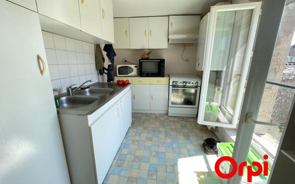 Immeuble à vendre    3 pièces •  Fère-en-Tardenois