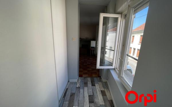 Immeuble à vendre    3 pièces •  Fère-en-Tardenois