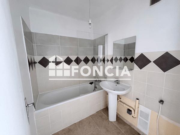Location Appartement 3 pièces 56.8 m² - 104 CHEMIN DU DIABLE Sanary Sur Mer 83110