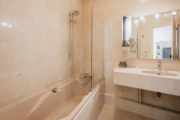 Appartement Paris 16e - HENRI MARTIN / MAIRIE