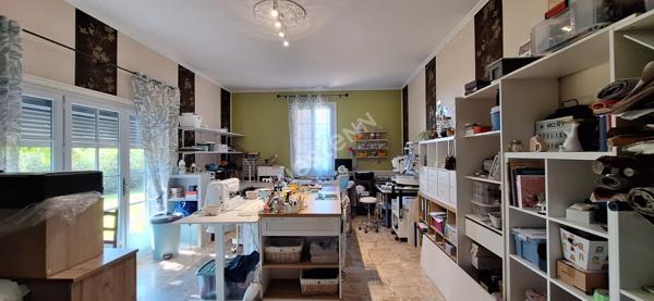 Superbe propriete de caractere, maison familiale offrant 5 chambres et un agreable terrain arbore