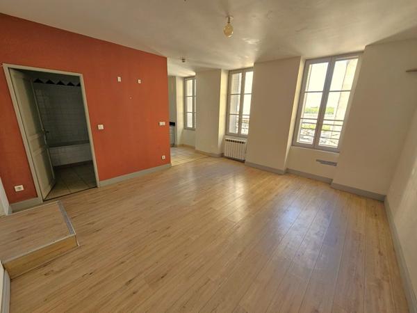 BORDEAUX SAINT PIERRE : APPARTEMENT T1 AVEC TERRASSE