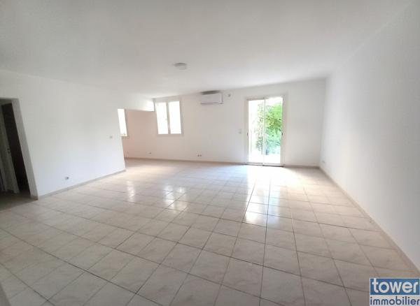 Appartement
                                                                                                                                                                                                                                                                                                                        4 pièce(s)                                                                                                                                                                                                          3 chambre(s)                                                                                                                                                                                                          90  m²
