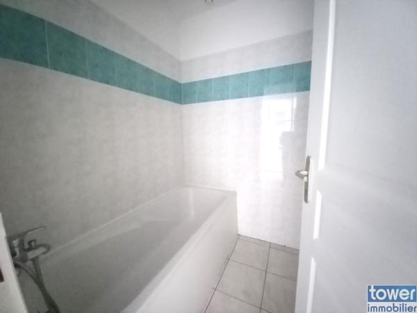 Appartement
                                                                                                                                                                                                                                                                                                                        4 pièce(s)                                                                                                                                                                                                          3 chambre(s)                                                                                                                                                                                                          90  m²