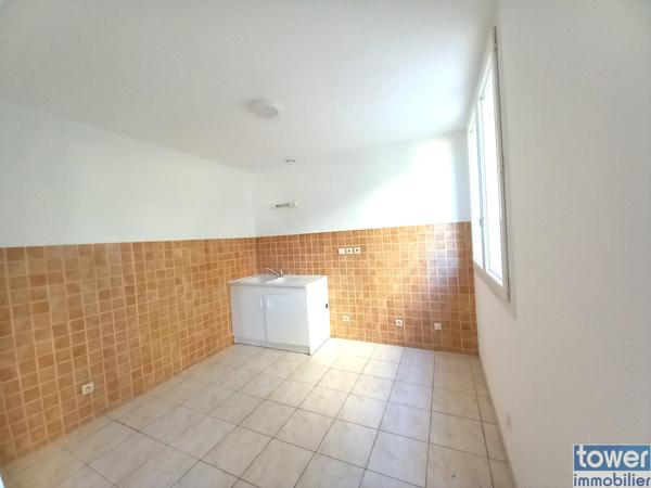 Appartement
                                                                                                                                                                                                                                                                                                                        4 pièce(s)                                                                                                                                                                                                          3 chambre(s)                                                                                                                                                                                                          90  m²