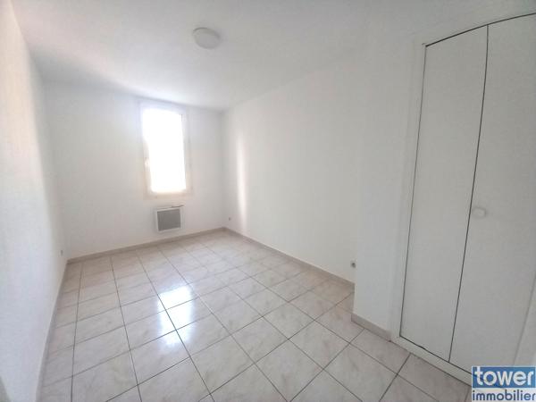 Appartement
                                                                                                                                                                                                                                                                                                                        4 pièce(s)                                                                                                                                                                                                          3 chambre(s)                                                                                                                                                                                                          90  m²