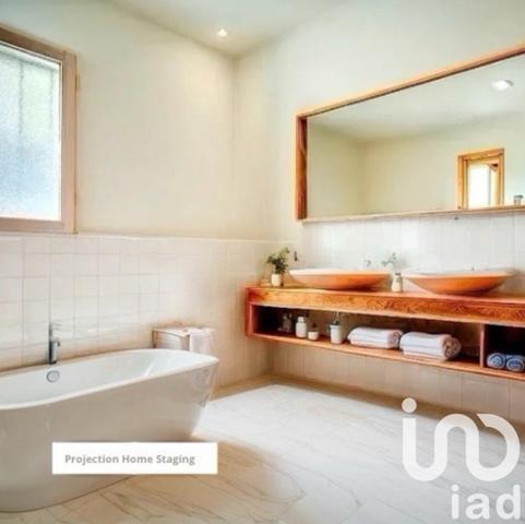 Maison 7 pièces de 220 m² à Neyron (01700)