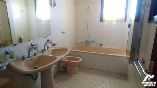 A VENDRE - VALENSOLE (04) - Alpes de Haute Provence: Spacieuse villa d'env 244 m² offrant de be...