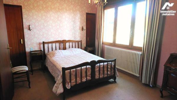 A VENDRE - VALENSOLE (04) - Alpes de Haute Provence: Spacieuse villa d'env 244 m² offrant de be...