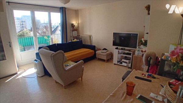 LE MANS, quartier MALPALU, T2 avec ascenseur, balcon, parking et cave.