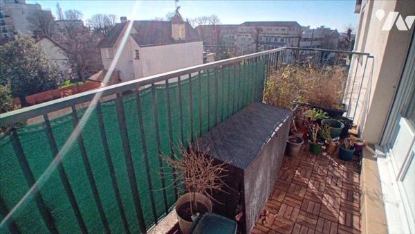 LE MANS, quartier MALPALU, T2 avec ascenseur, balcon, parking et cave.