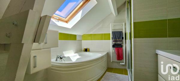 Maison traditionnelle 4 pièces de 109 m² à La Chapelle-sur-Erdre (44240)