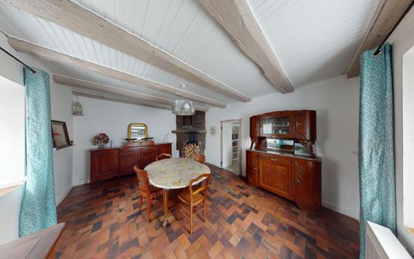 Immeuble à vendre    8 pièces • 201 m2 Essert