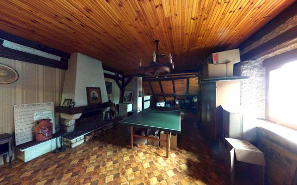 Immeuble à vendre    8 pièces • 201 m2 Essert