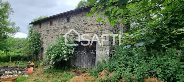 Ancien Corps de Ferme en pierres avec grange
