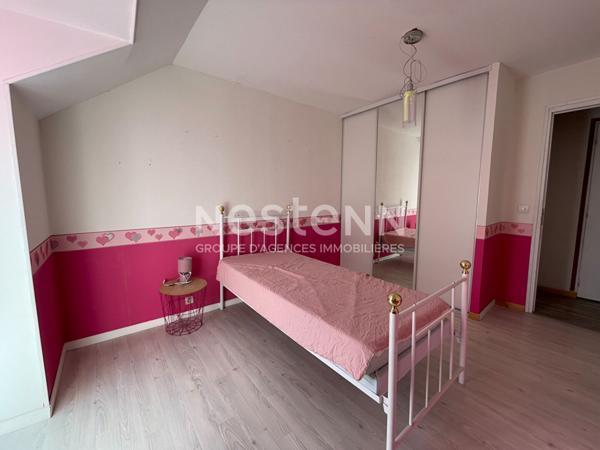 CHARMANTE LONGERE - BOURG DE GRAND-CHAMP