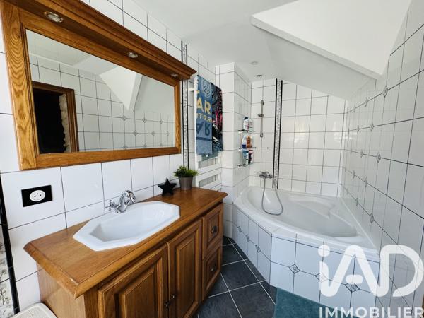 Maison à vendre 6 pièces 121 m² Breuil-Bois-Robert