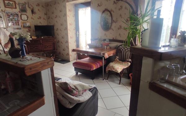 Maison à vendre    6 pièces •  Mensignac