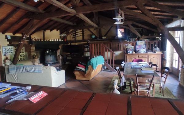 Maison à vendre    6 pièces •  Mensignac