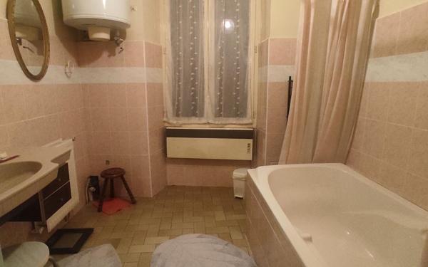 Maison à vendre    6 pièces •  Mensignac