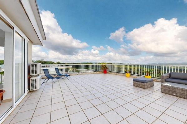 Appartement toit-terrasse T4, vue dégagée.