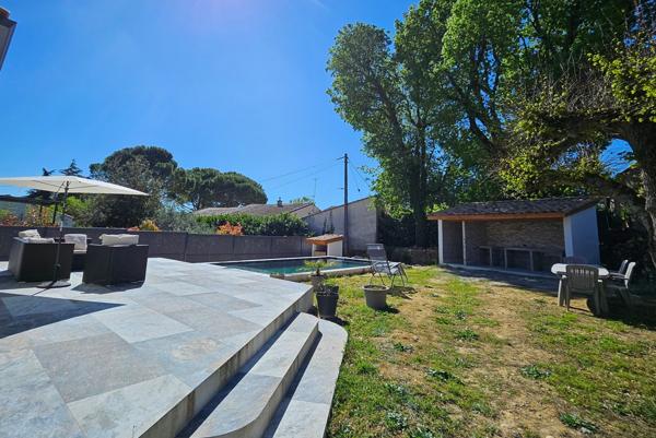 Arpaillargues-et-Aureillac (30700) Villa contemporaine parfait état