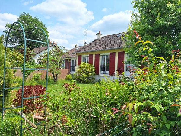 Maison Rambouillet 5 pieces 115 m2 proche centre-ville -Ecoles