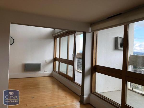 Appartement à louer 2 pièces 66.16m² Firminy (42700)