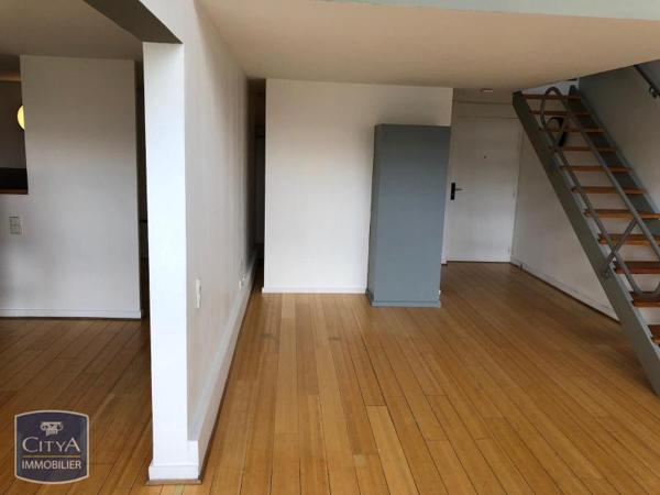 Appartement à louer 2 pièces 66.16m² Firminy (42700)