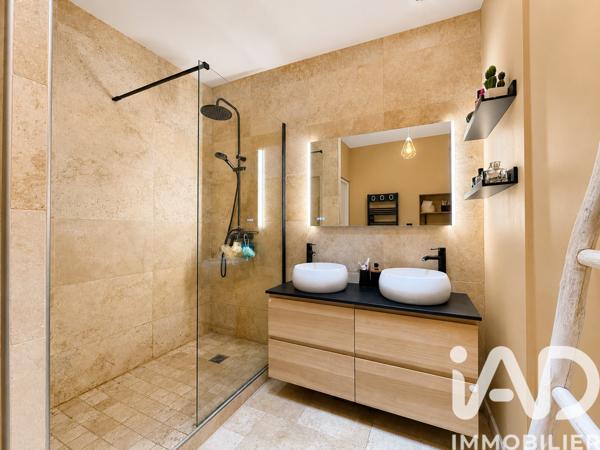 Maison à vendre 4 pièces 121 m² Nîmes