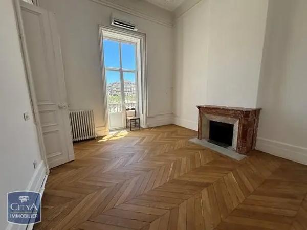 Appartement à louer 4 pièces 179.46m² Sète (34200)